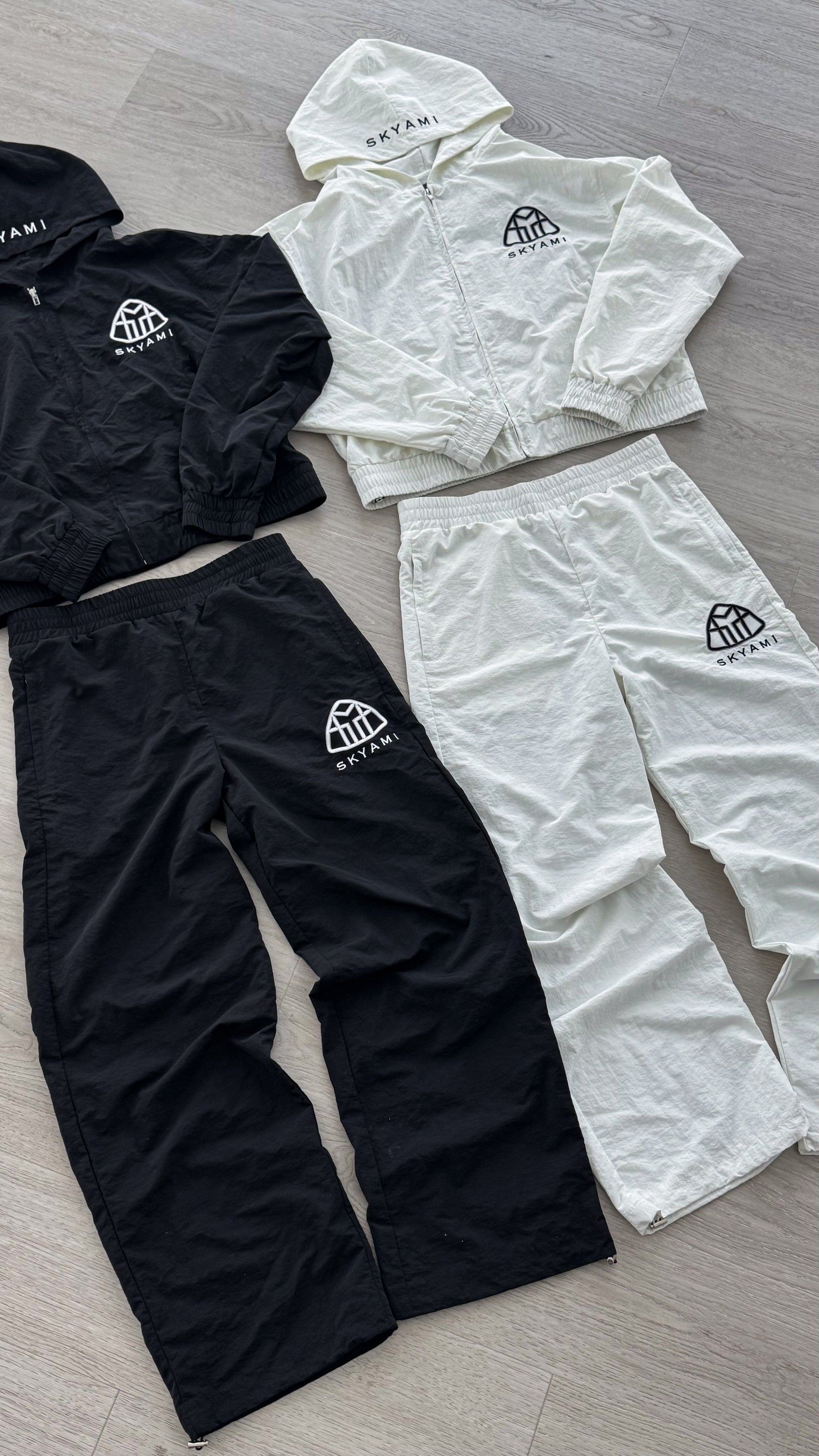 SKYAMI NYLON ZIP UP (BLACK)