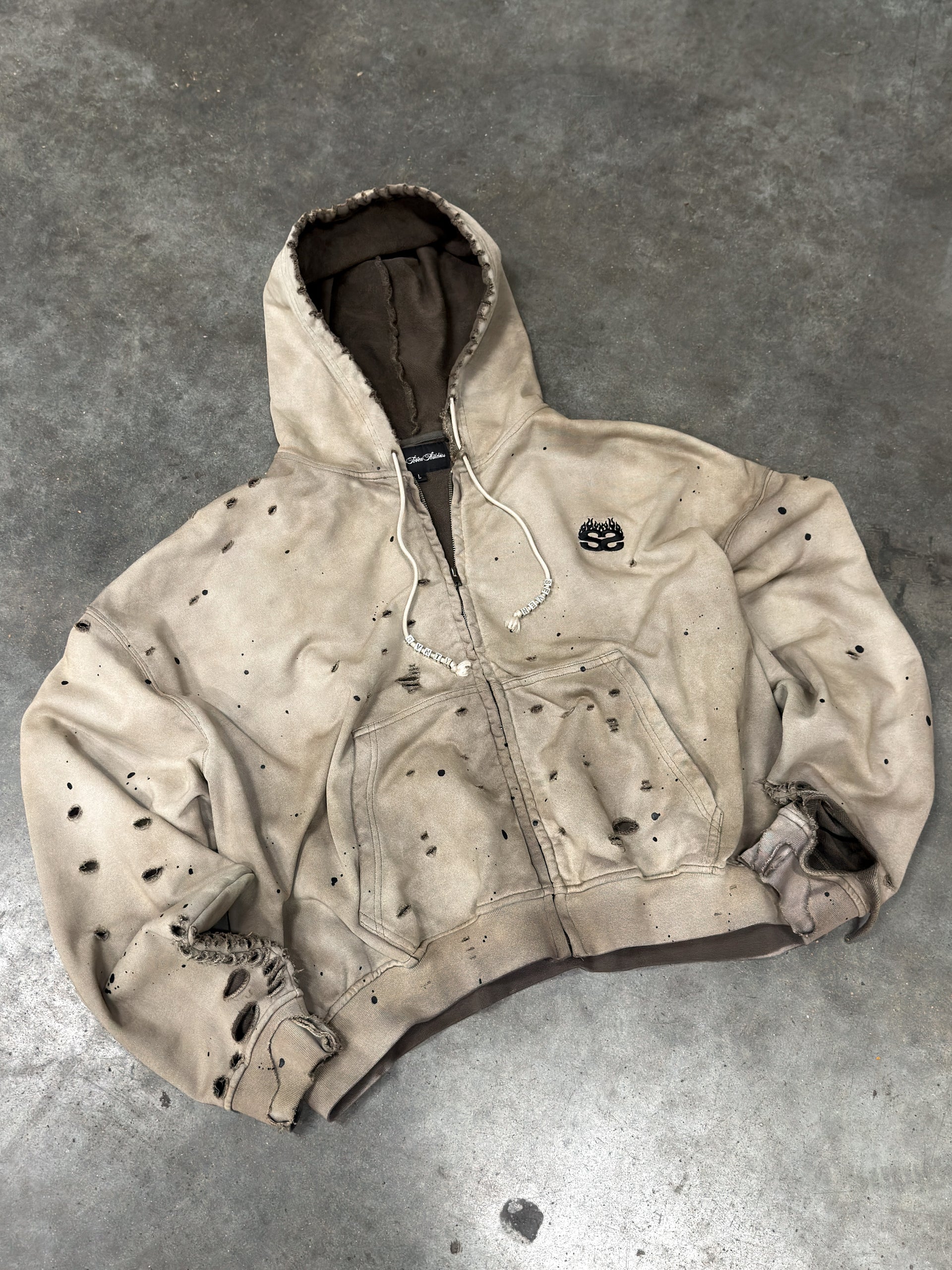 CHARM ZIP UP
